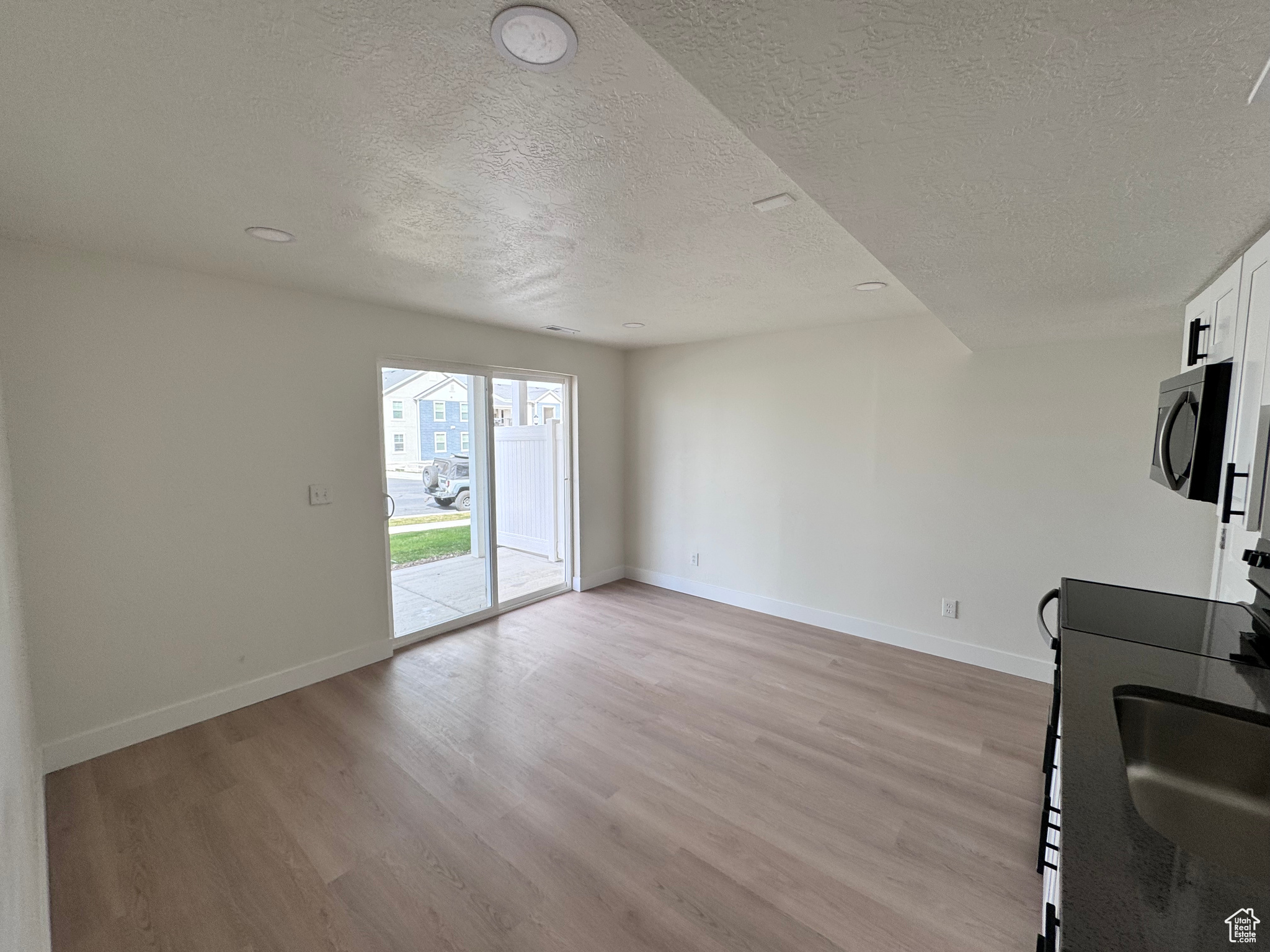 SHADOW RUN - Residential Lease