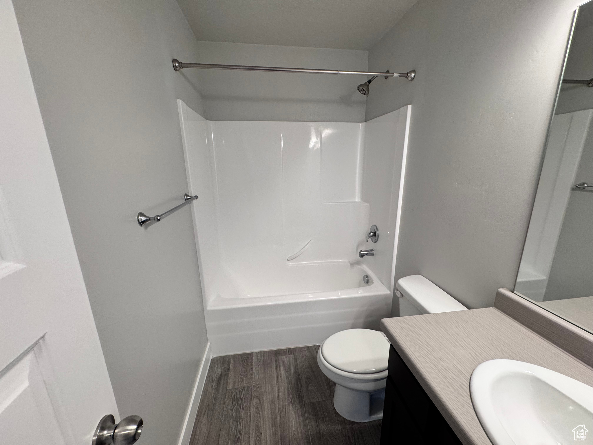 SHADOW RUN - Residential Lease
