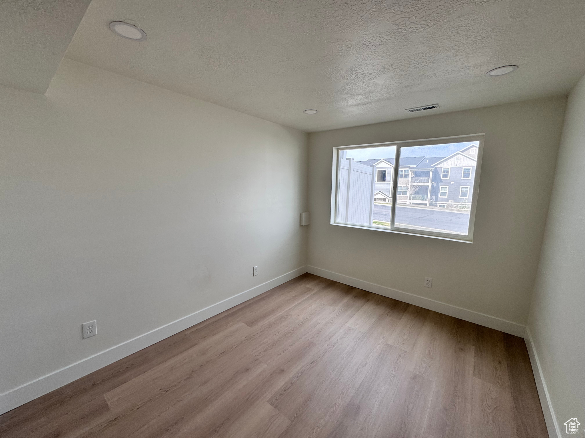 SHADOW RUN - Residential Lease