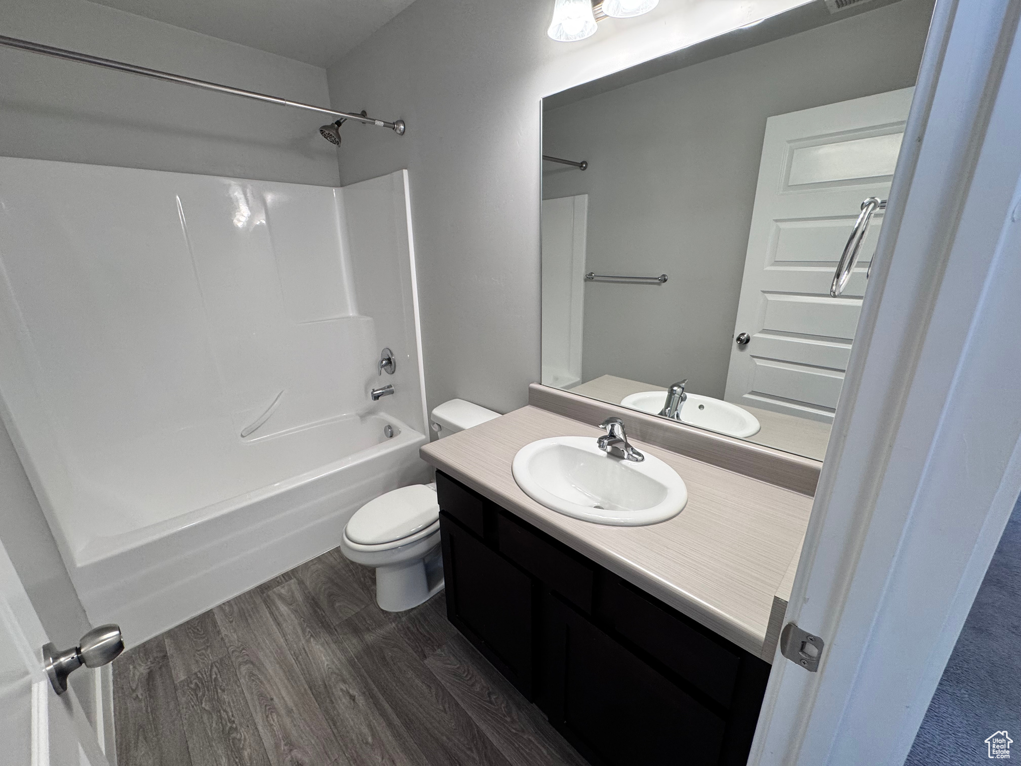 SHADOW RUN - Residential Lease