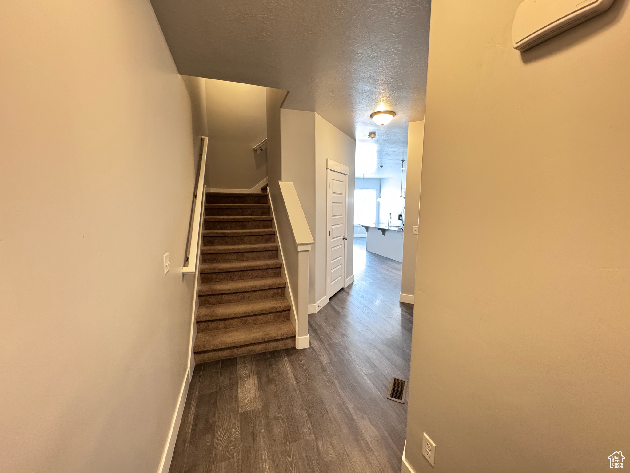 SHADOW RUN - Residential Lease