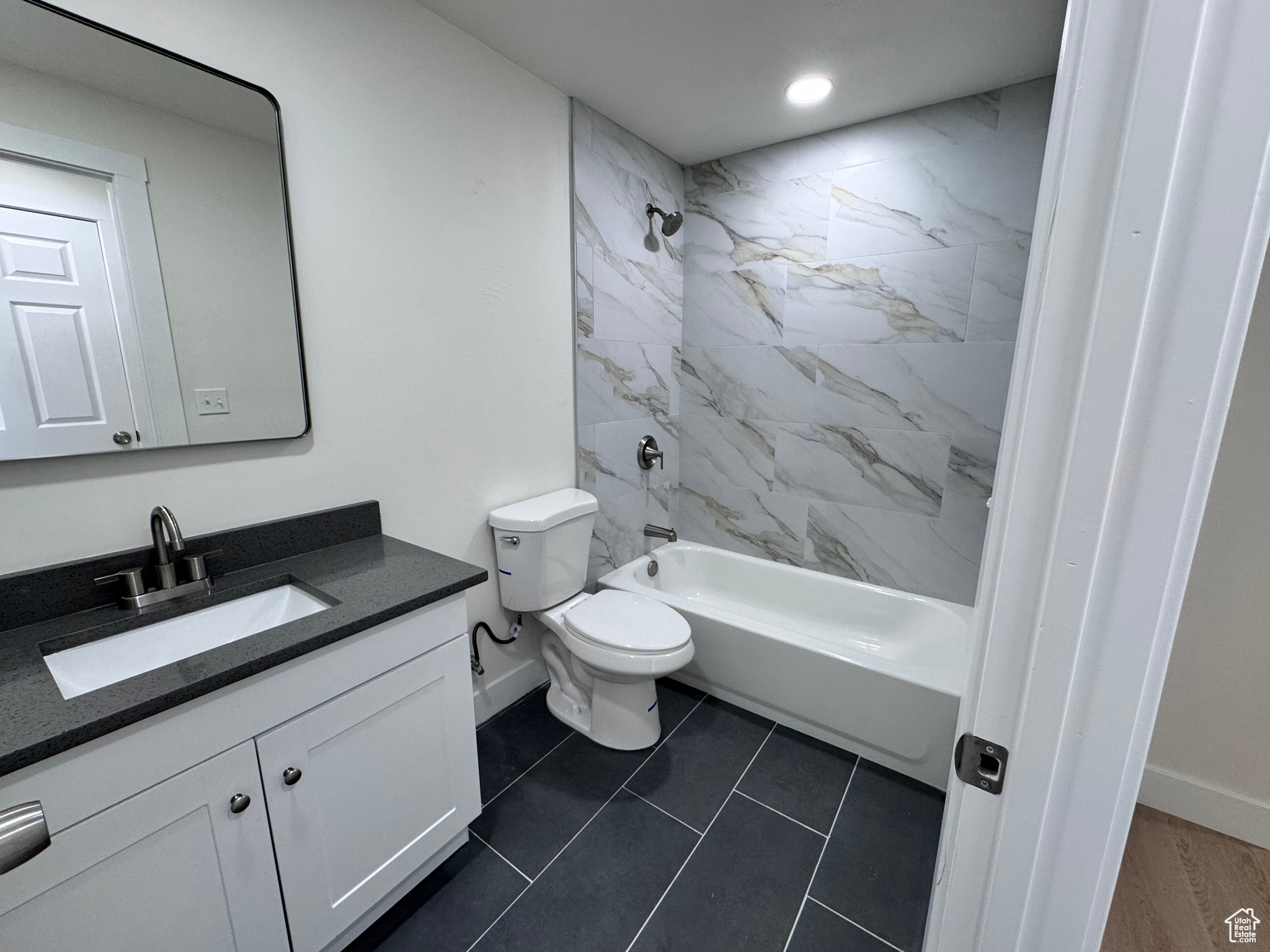 SHADOW RUN - Residential Lease