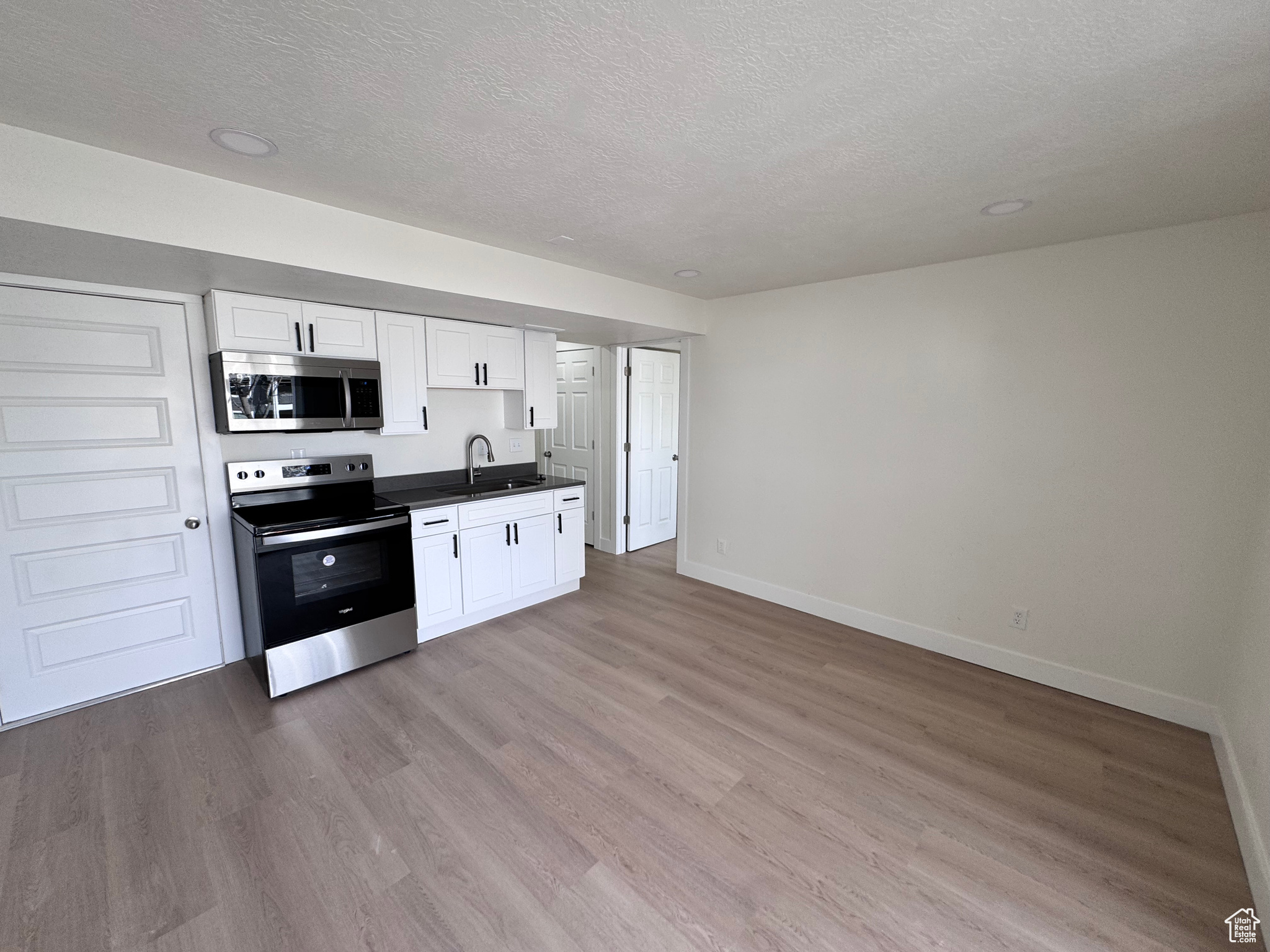 SHADOW RUN - Residential Lease