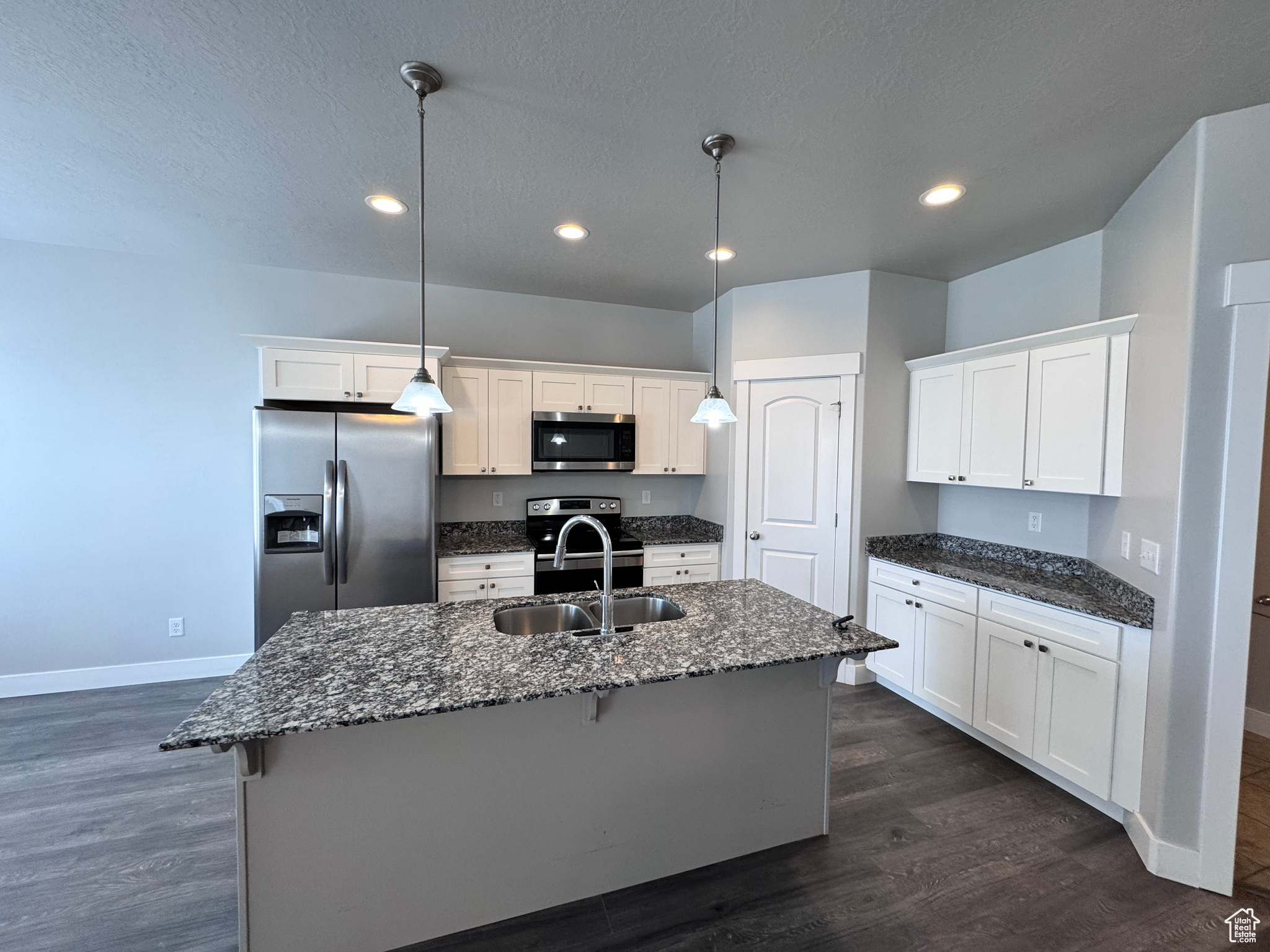 SHADOW RUN - Residential Lease