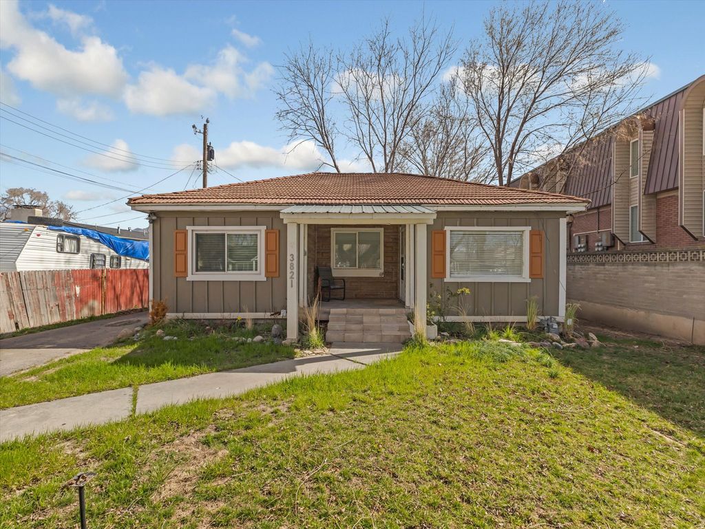 Photo of 3821 S 300 E, South Salt Lake, UT 84115 (MLS # 2143390)