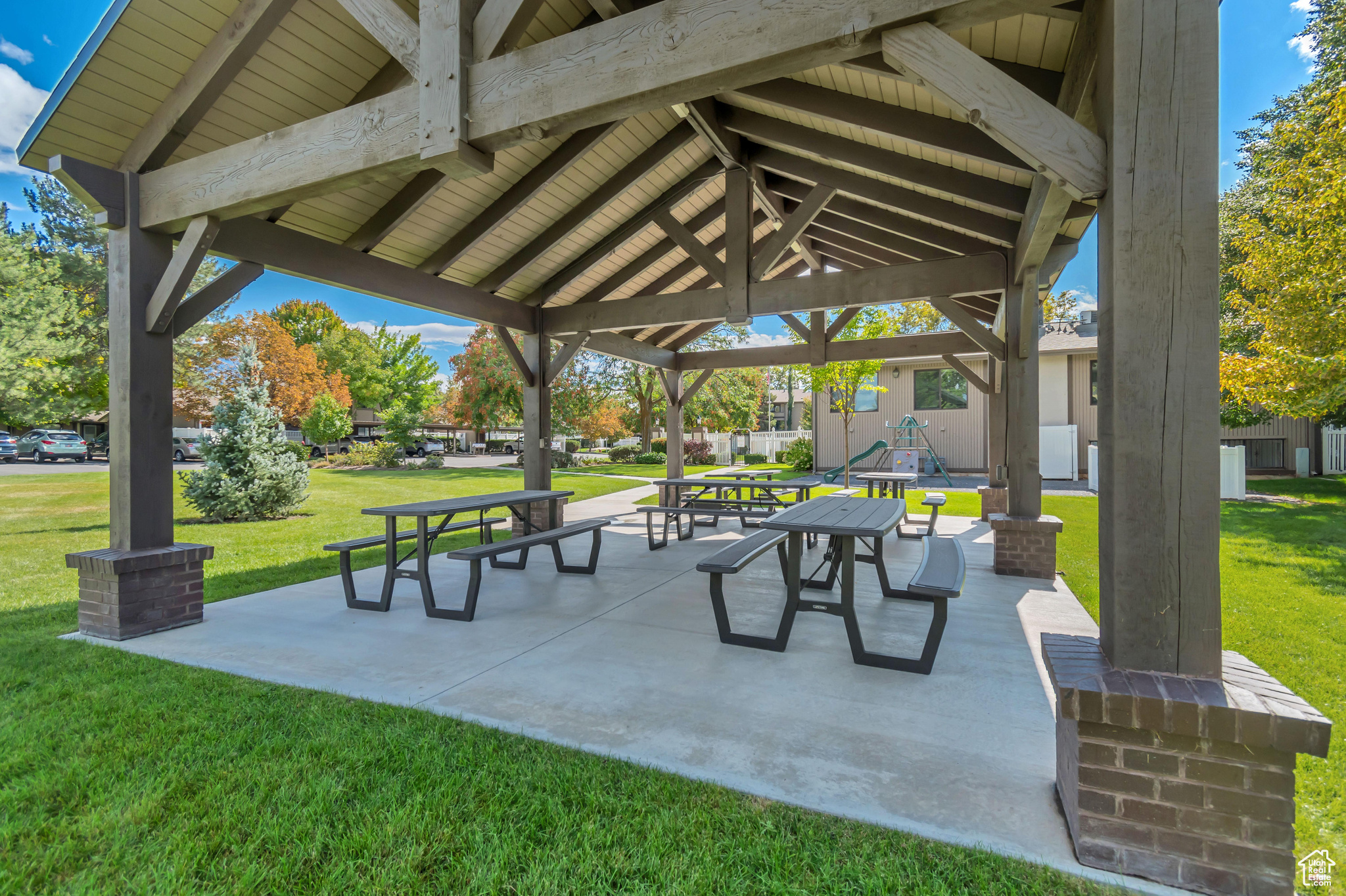MEADOWS - Residential