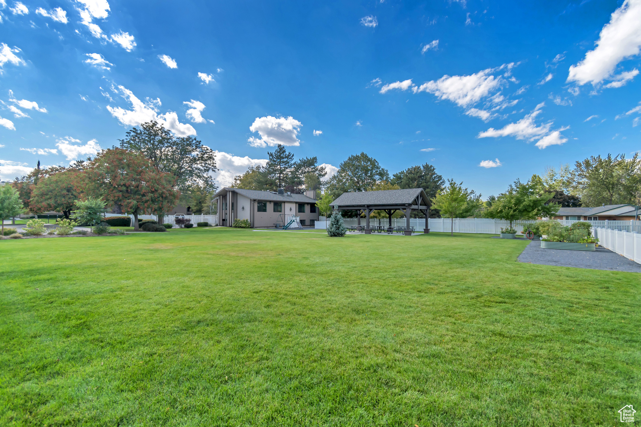 MEADOWS - Residential