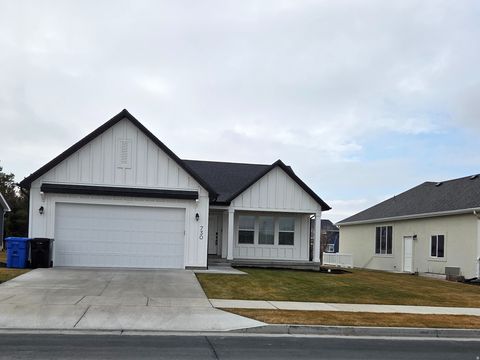 Homes For Sale - 730 W 500<br/> Smithfield, UT 84335