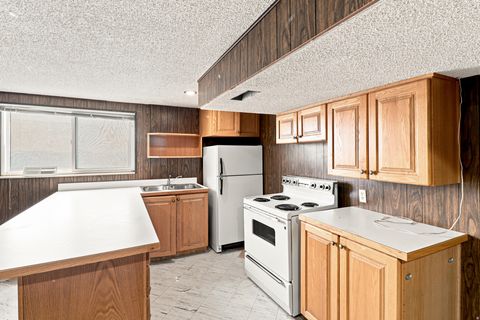 Tiny photo for 1019 E 800 N, Bountiful, UT 84010 (MLS # 2174080)