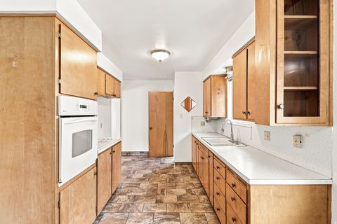 Tiny photo for 1019 E 800 N, Bountiful, UT 84010 (MLS # 2174080)