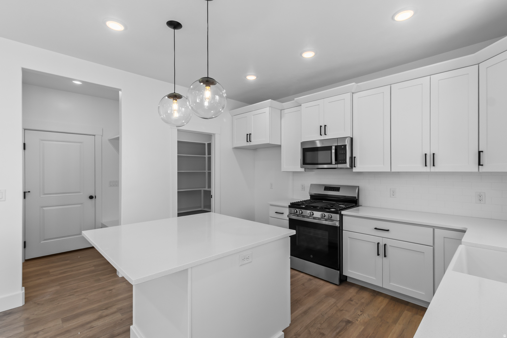 RIVERGATE - Residential