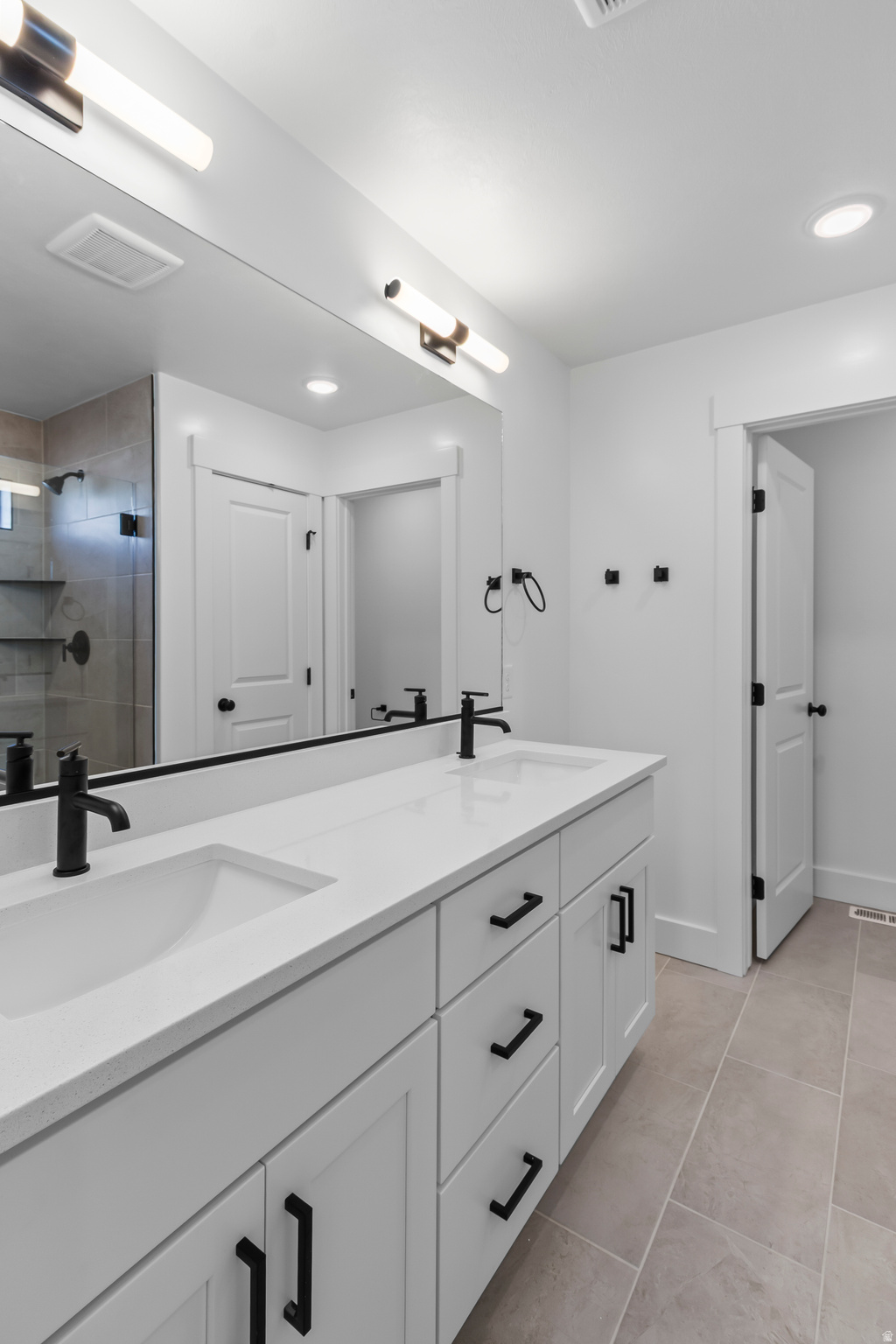 RIVERGATE - Residential