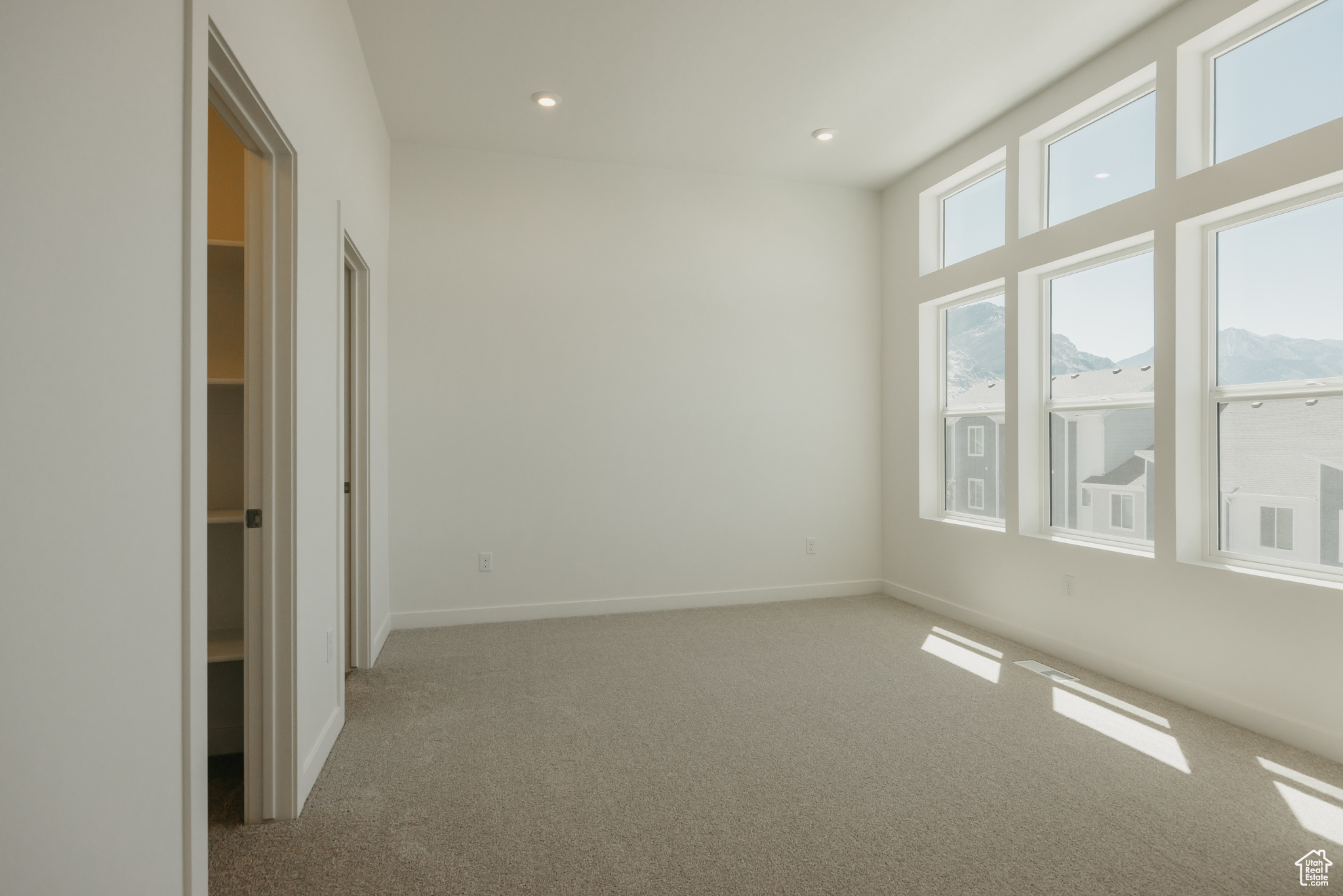 PROMINENCE POINT - Residential