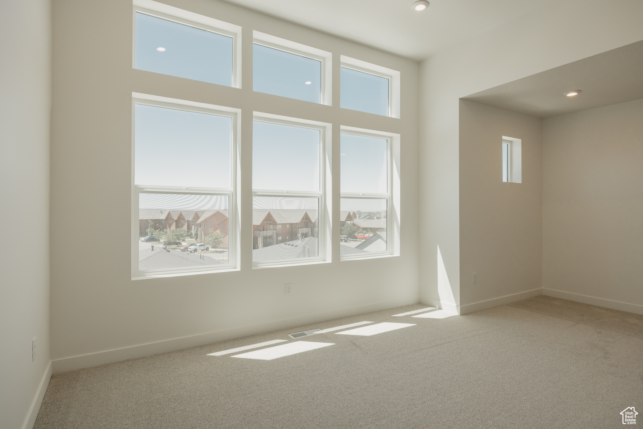 PROMINENCE POINT - Residential
