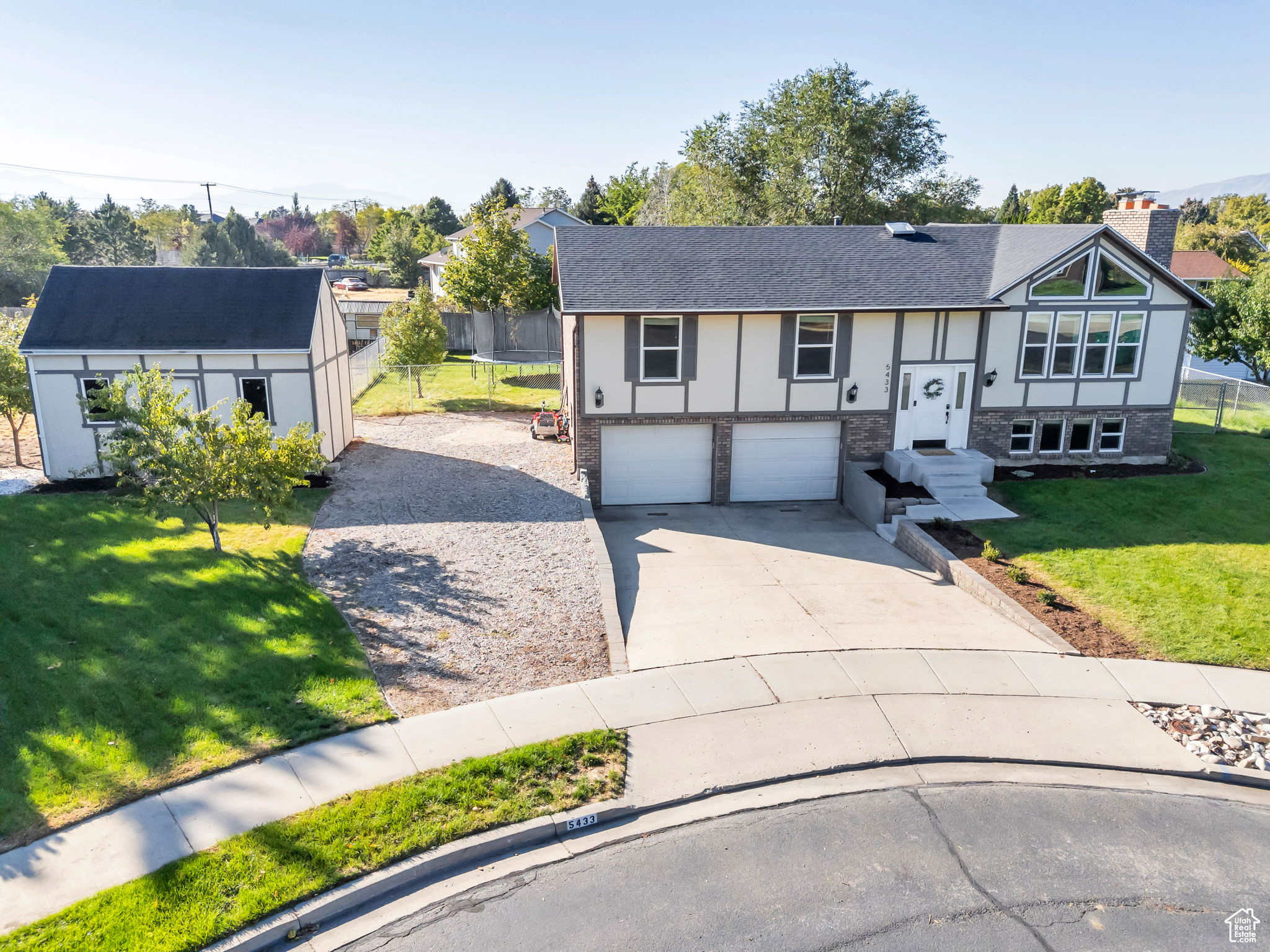PEBBLEWOOD - Residential