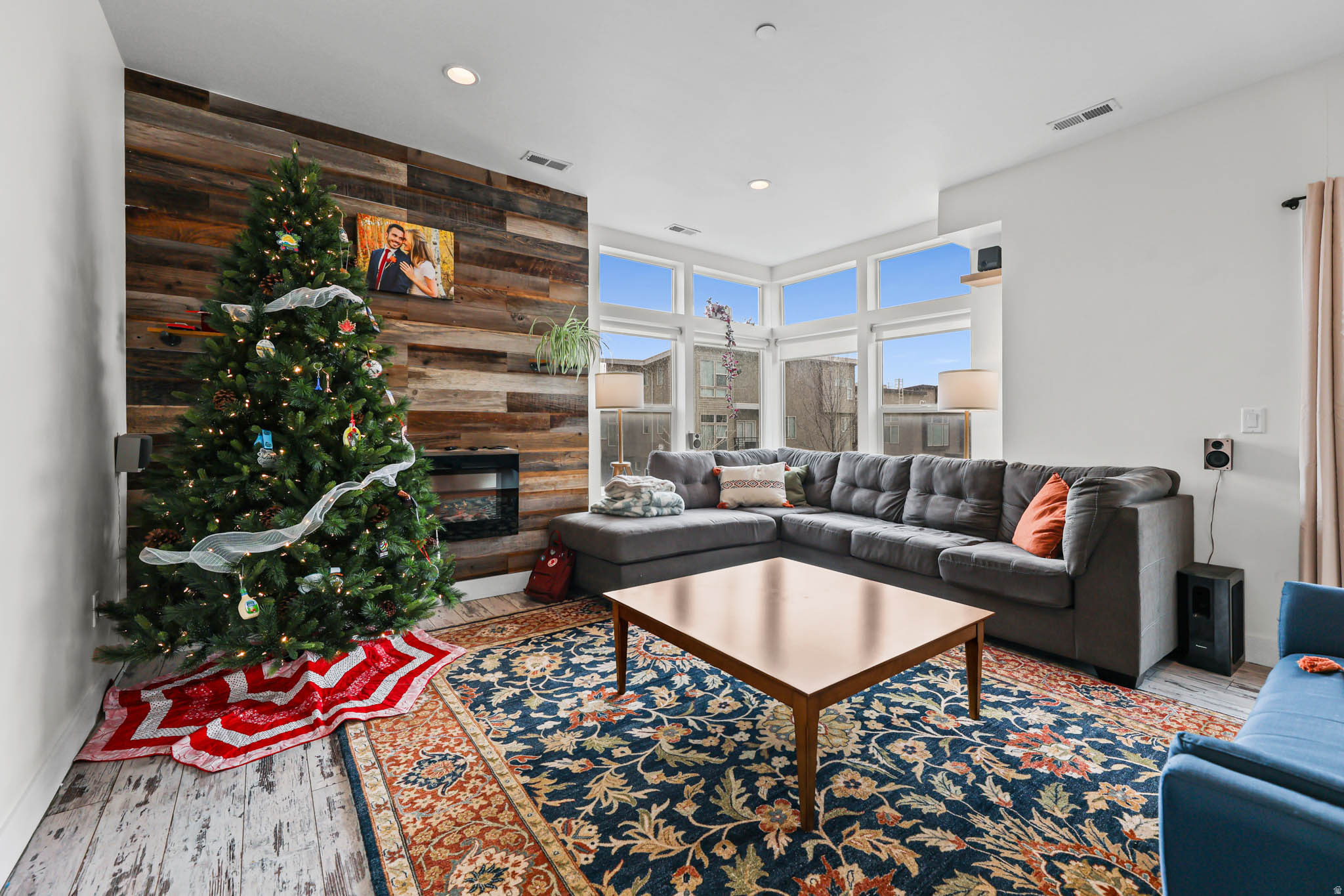 ROOFTOPS AT 78 HUNDRED TOWNHOMES - Residential Lease