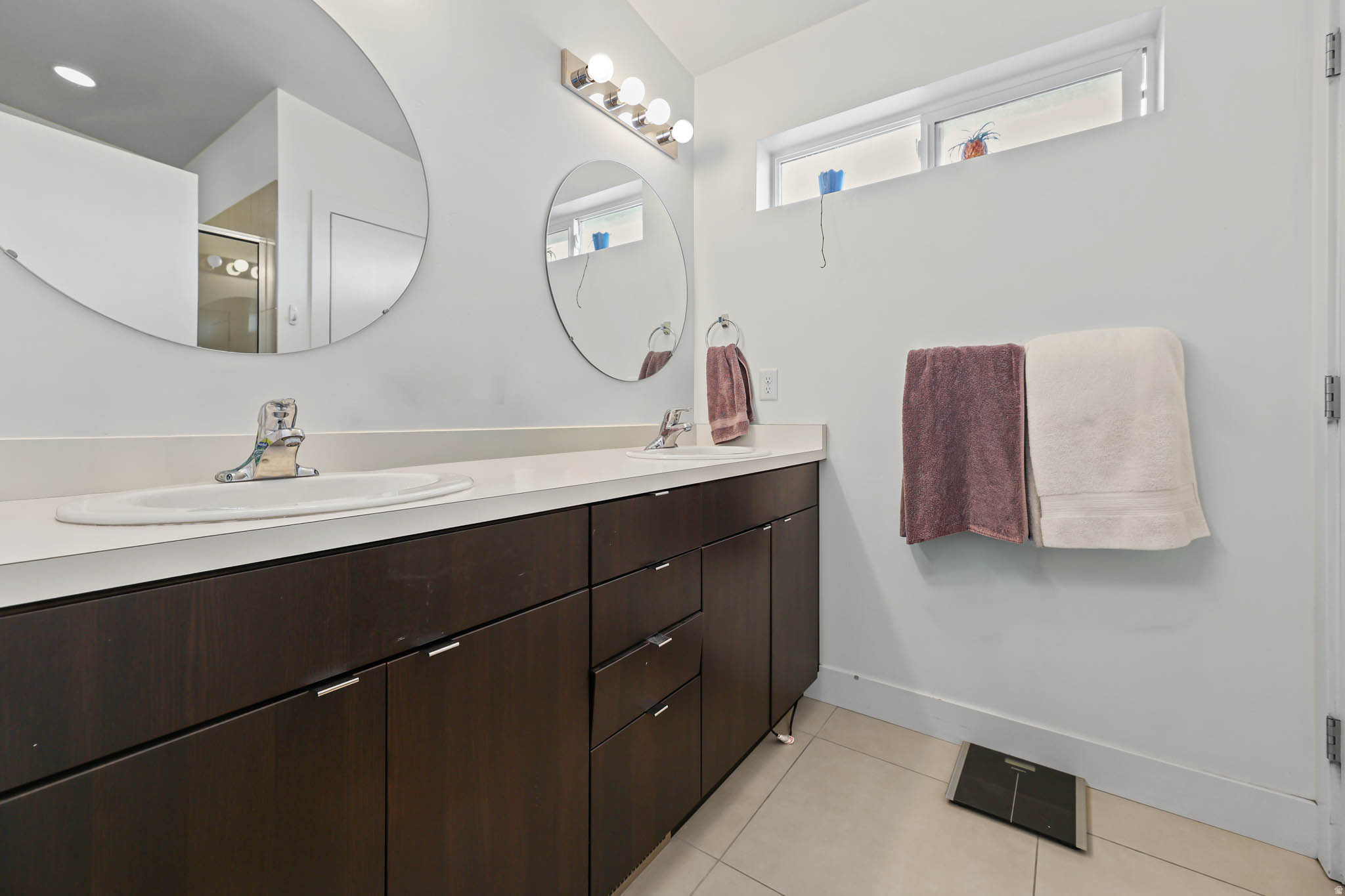 ROOFTOPS AT 78 HUNDRED TOWNHOMES - Residential Lease