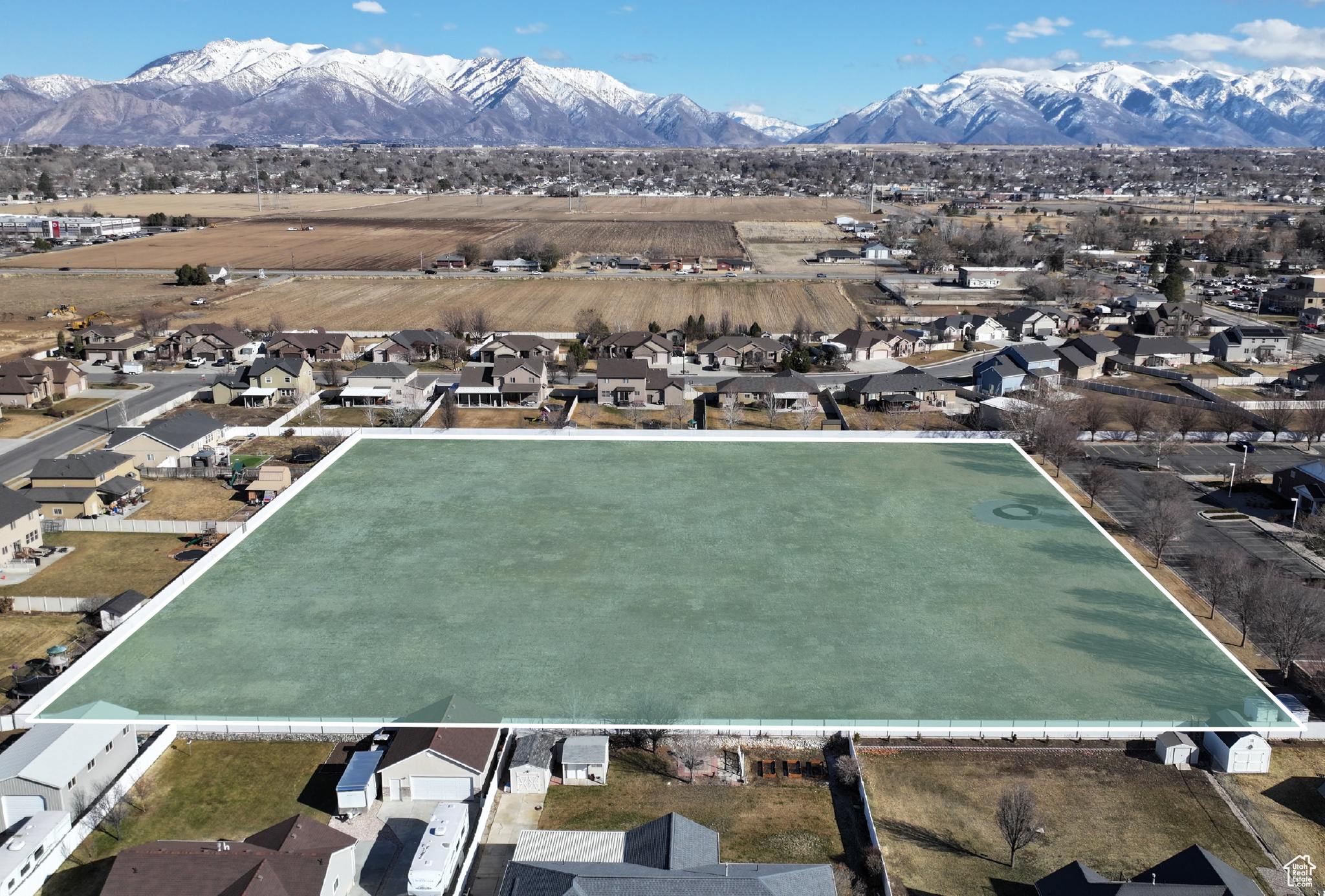 Approximately 3.5 acres in Clinton with NO ACCESS. As-Is, where-is sale. Seller will only review offers after March 10th, 2025. Buyer to independently verify lot size.