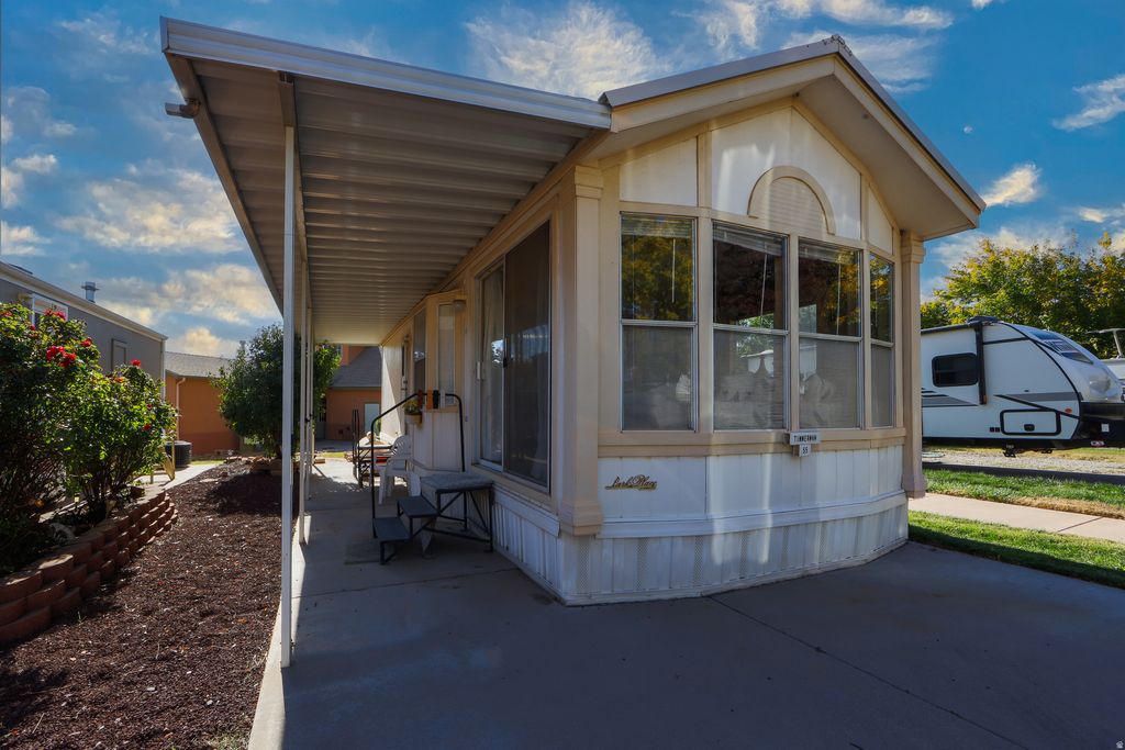 Photo of 55 COTTONWOOD LN, Hurricane, UT 84737 (MLS # 2122872)