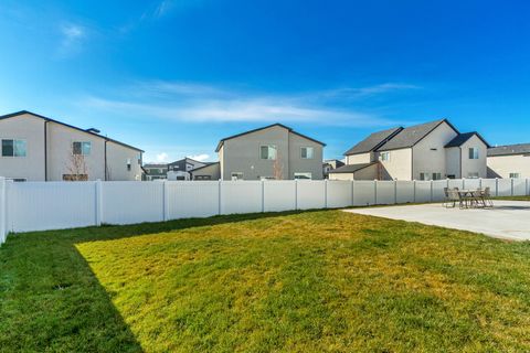 Tiny photo for 975 W 950 S, American Fork, UT 84003 (MLS # 2126061)