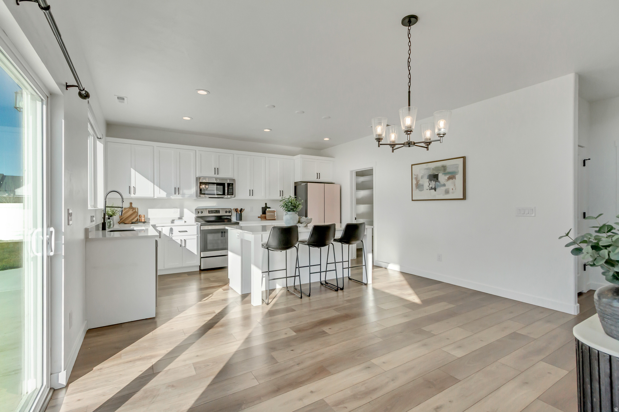 LAKESHORE LANDING - Residential