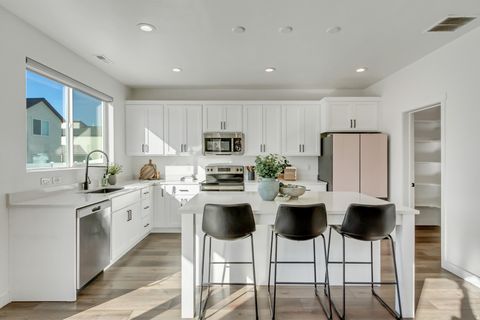 Tiny photo for 975 W 950 S, American Fork, UT 84003 (MLS # 2126061)