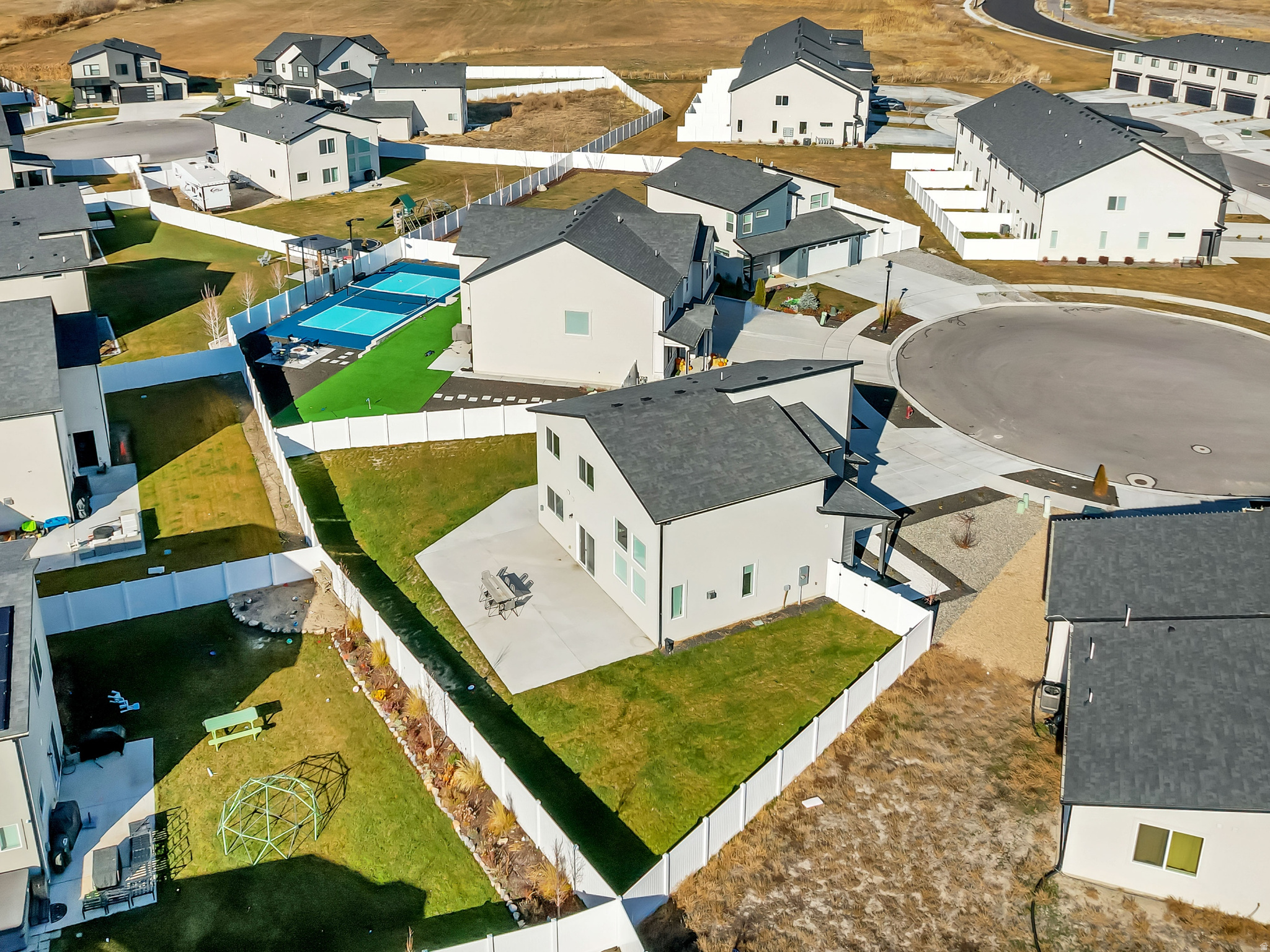 LAKESHORE LANDING - Residential