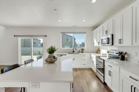 Tiny photo for 975 W 950 S, American Fork, UT 84003 (MLS # 2126061)