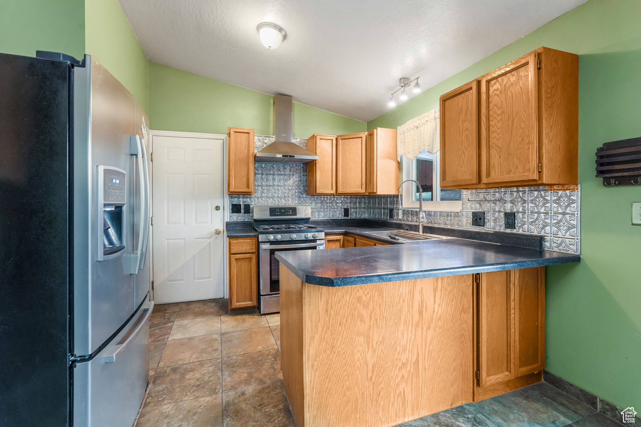 KNOLLWOOD - Residential