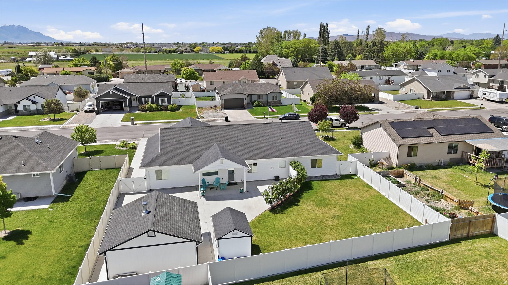 CHATEAU RIVER PH2 - Residential