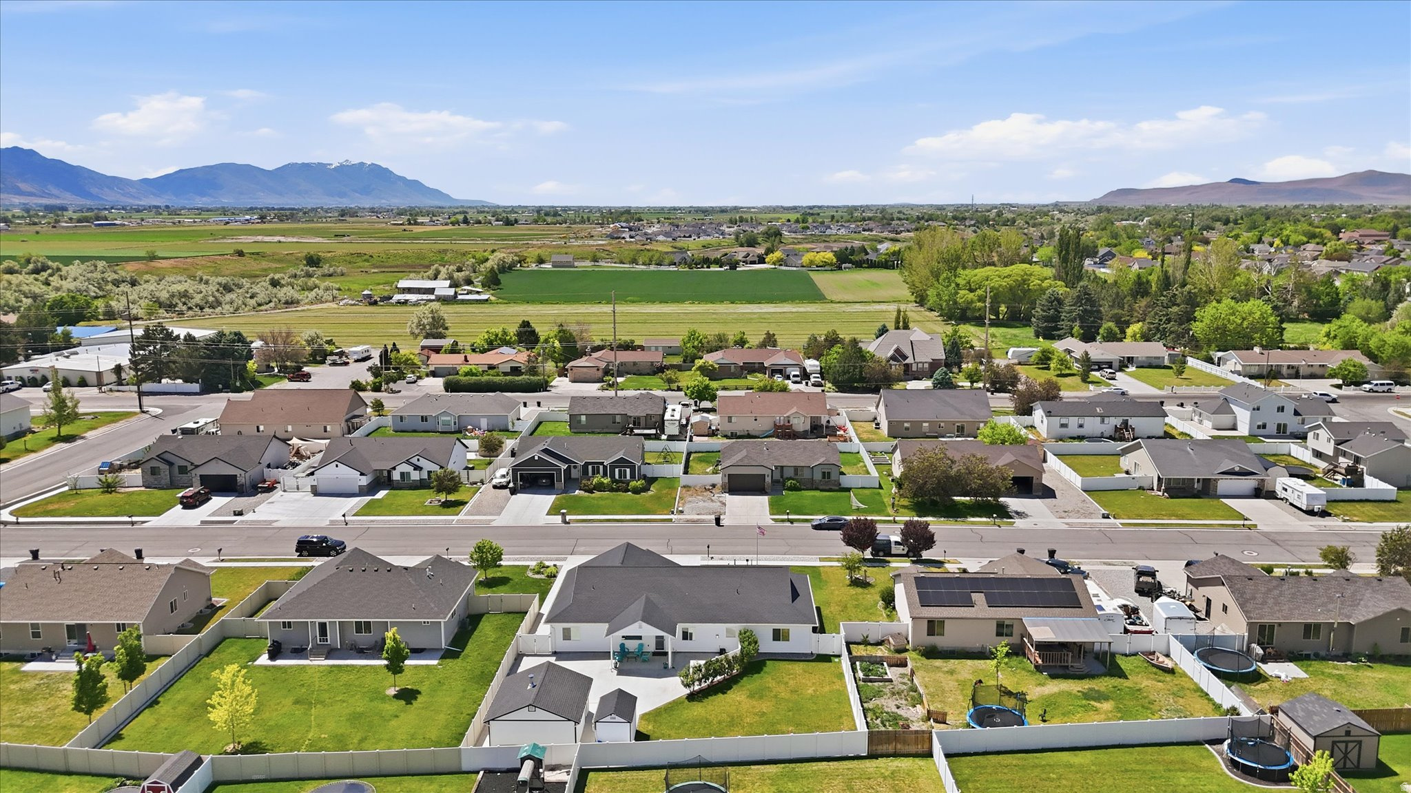 CHATEAU RIVER PH2 - Residential