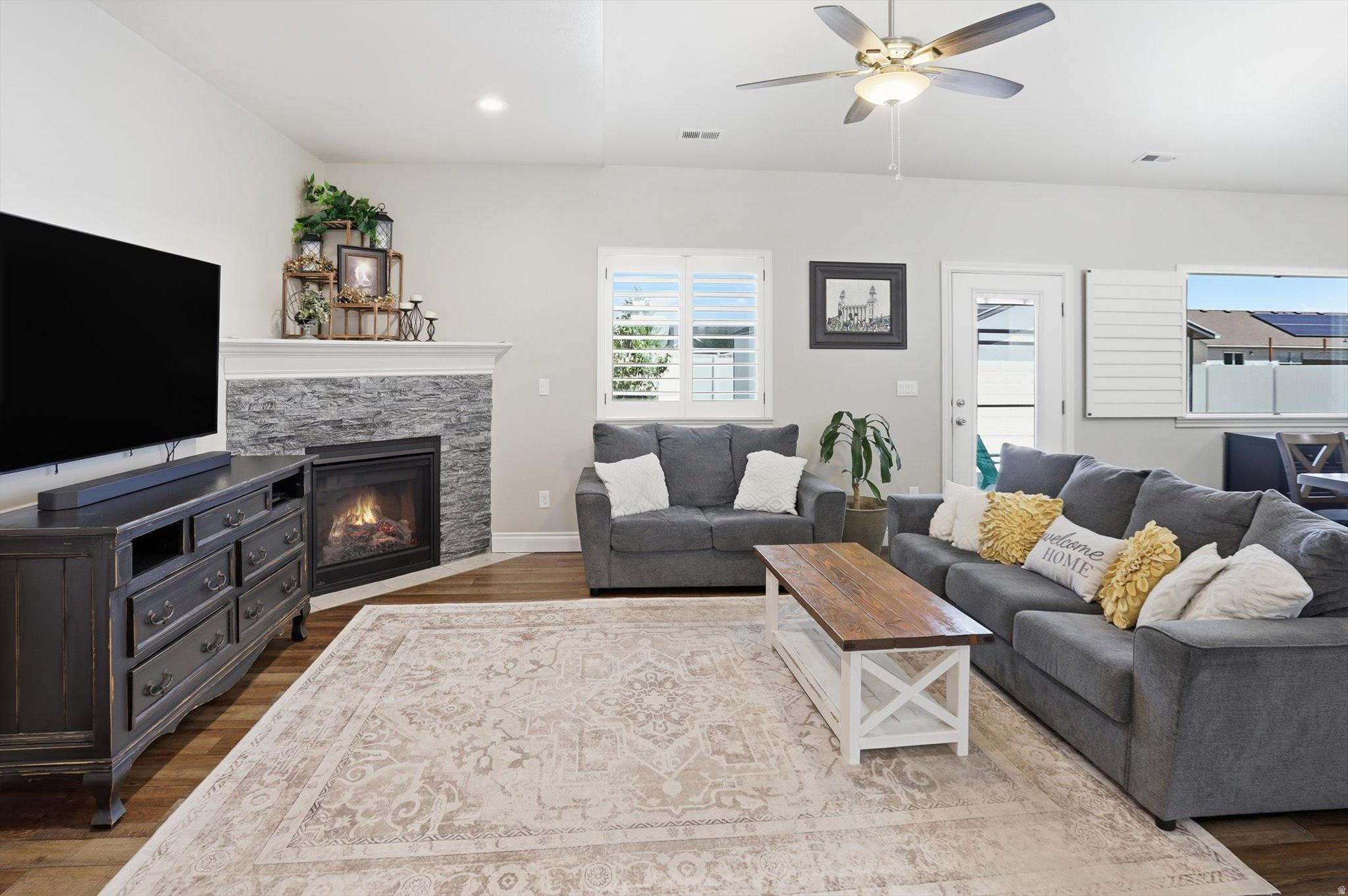 CHATEAU RIVER PH2 - Residential