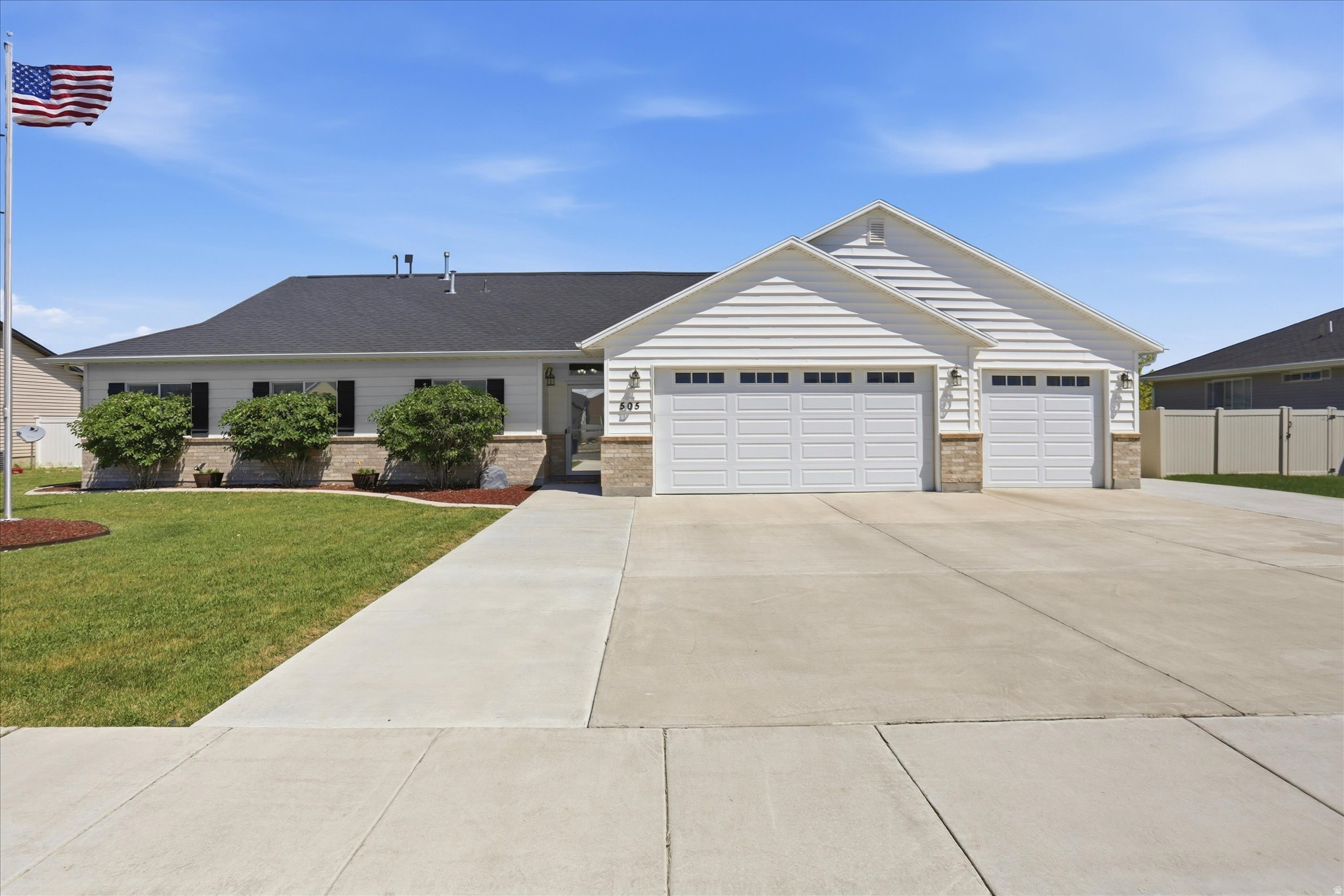 CHATEAU RIVER PH2 - Residential