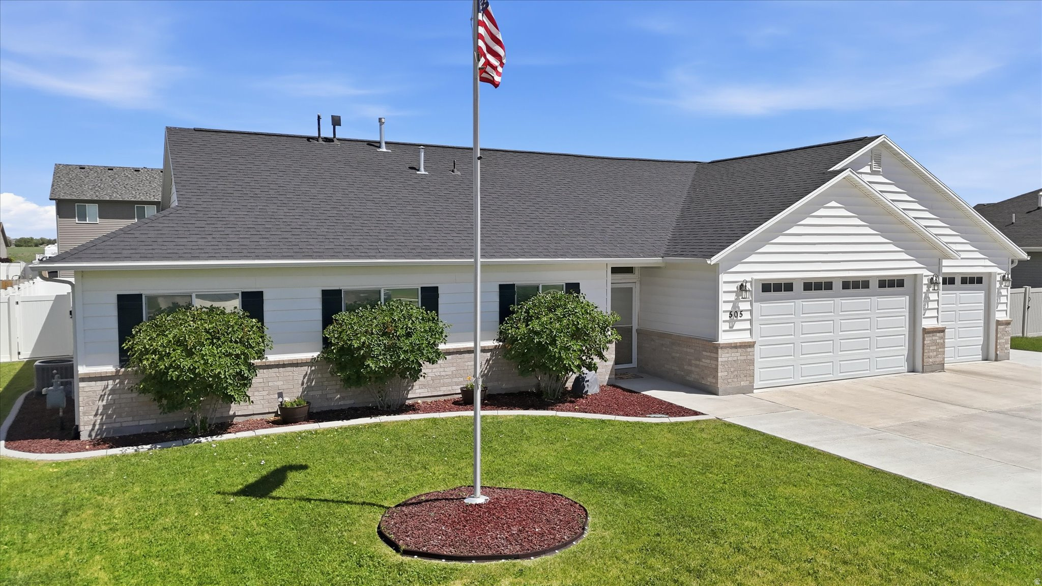 CHATEAU RIVER PH2 - Residential