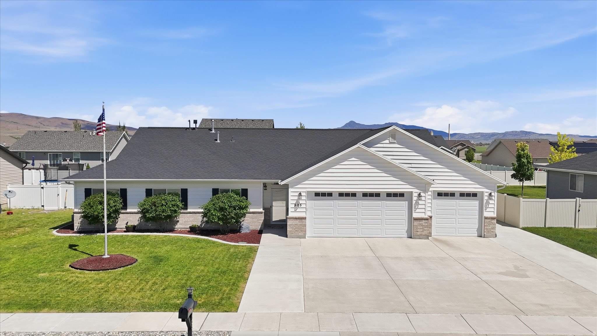 CHATEAU RIVER PH2 - Residential