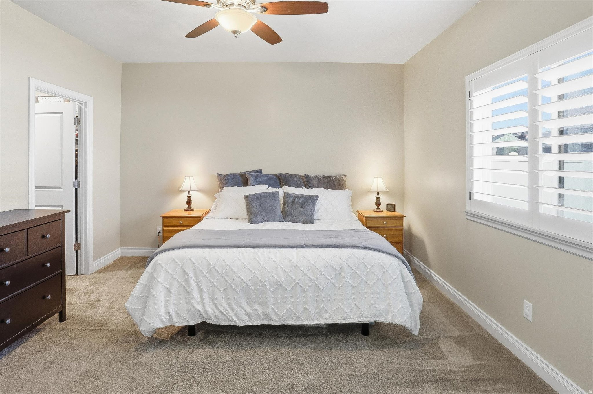 CHATEAU RIVER PH2 - Residential
