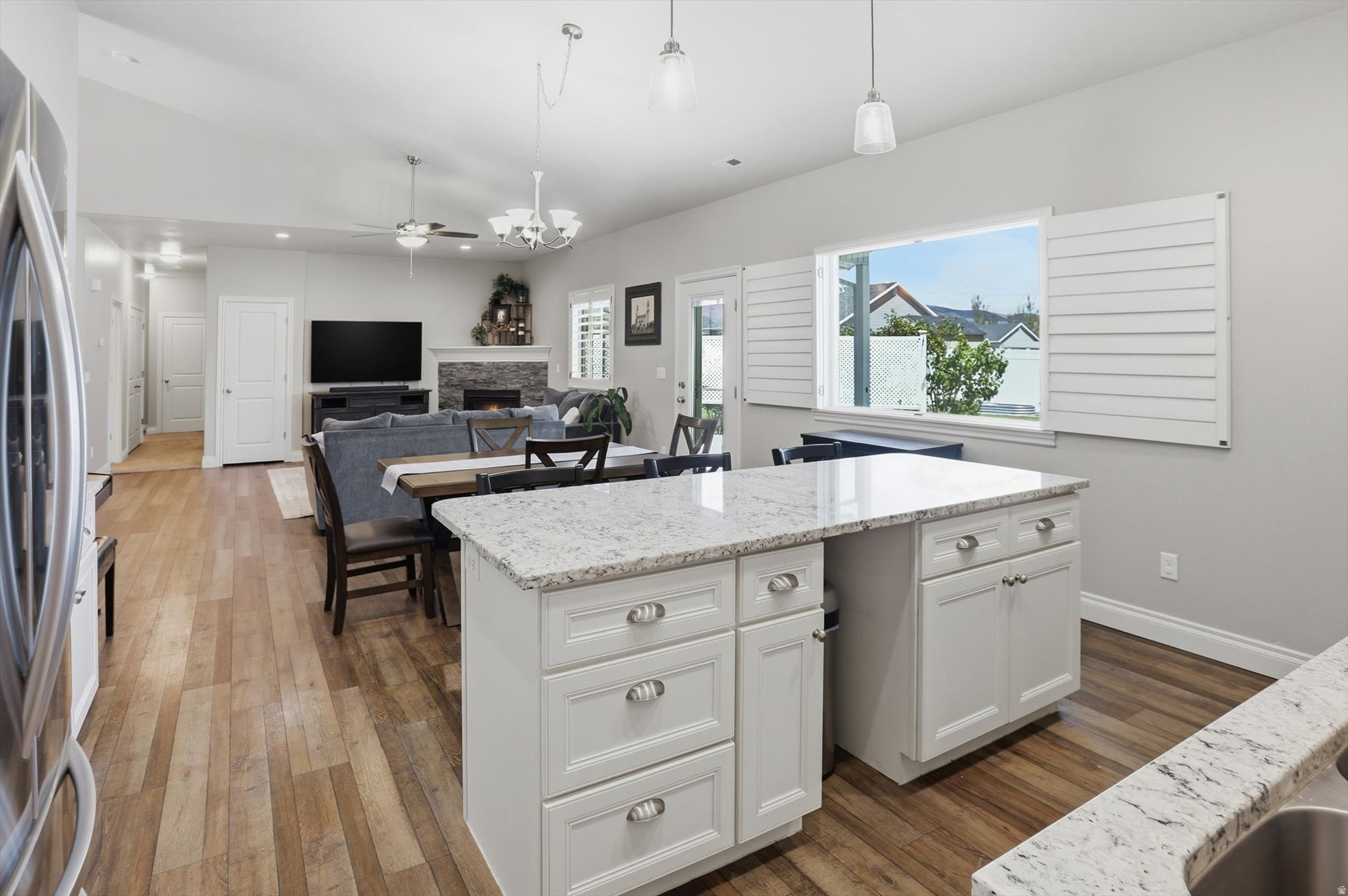 CHATEAU RIVER PH2 - Residential