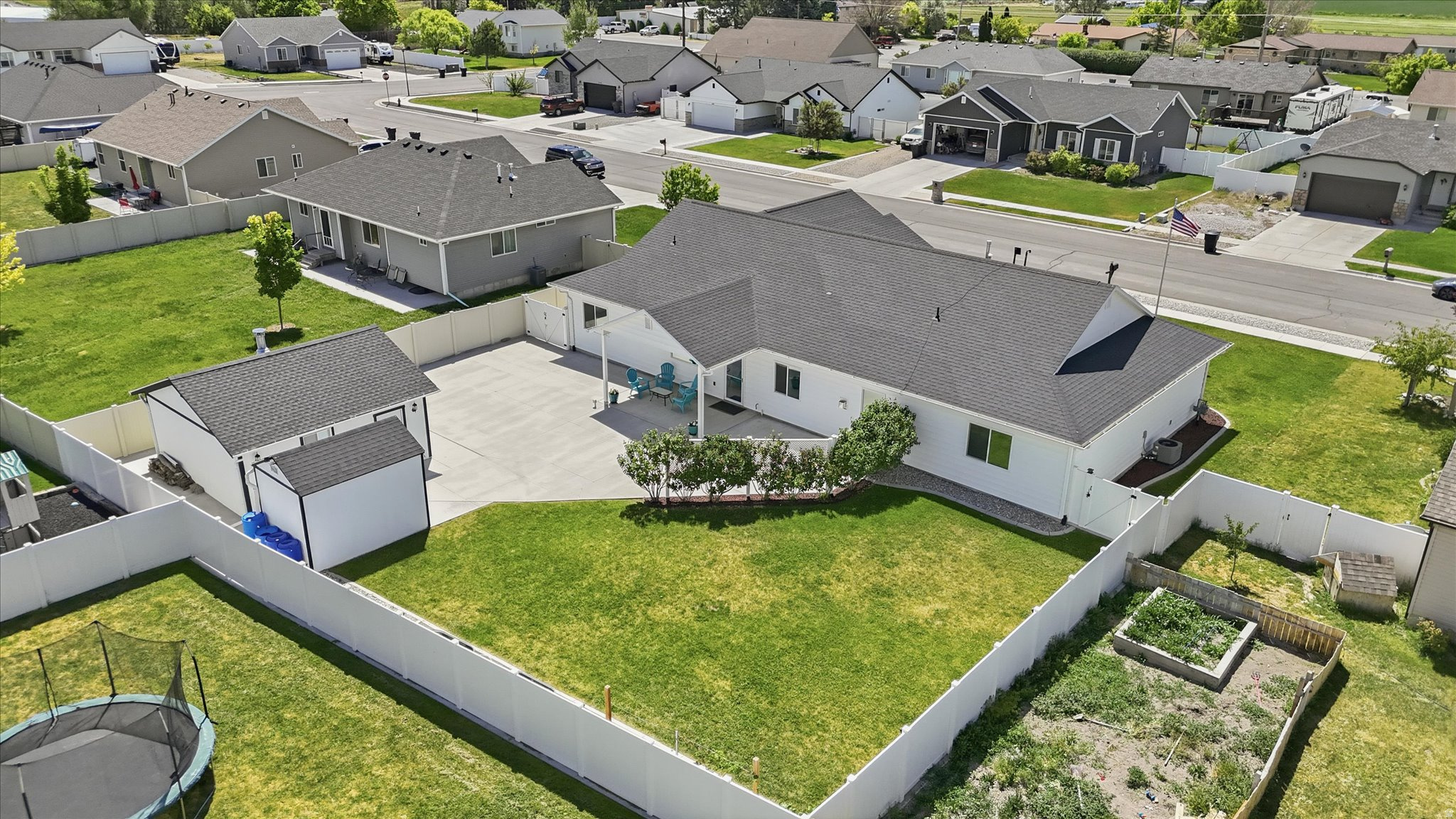 CHATEAU RIVER PH2 - Residential