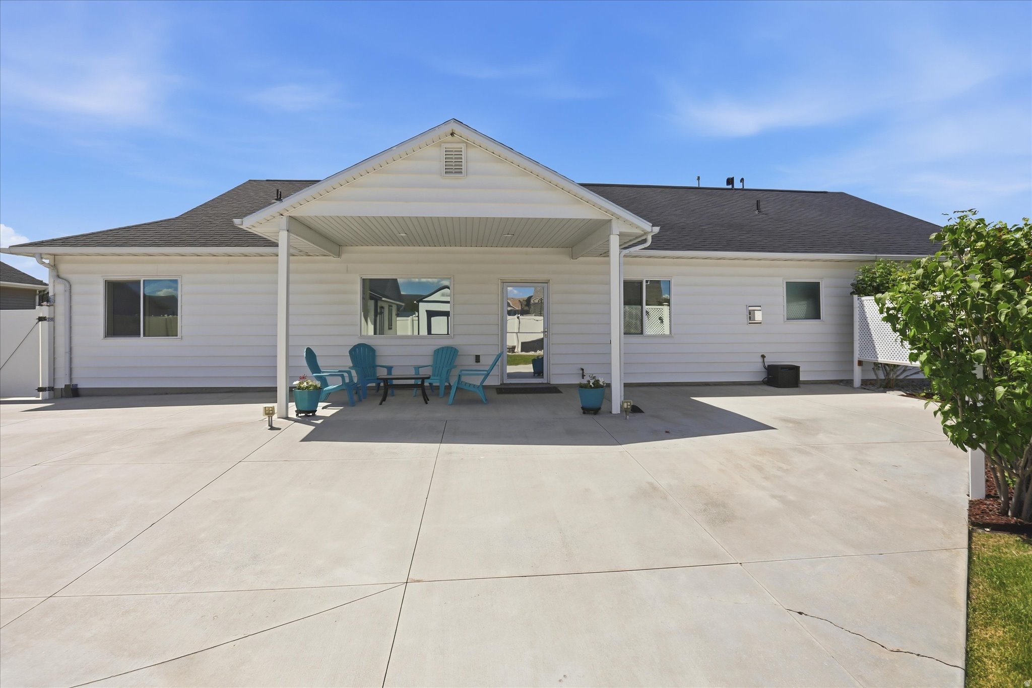 CHATEAU RIVER PH2 - Residential