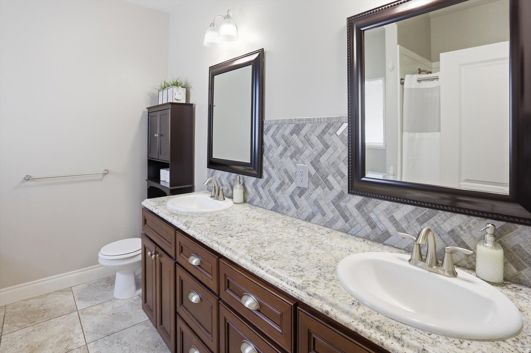 CHATEAU RIVER PH2 - Residential