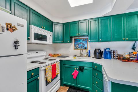 Tiny photo for 1273 N RIVERSIDE AVE W #6, Provo, UT 84604 (MLS # 2142336)