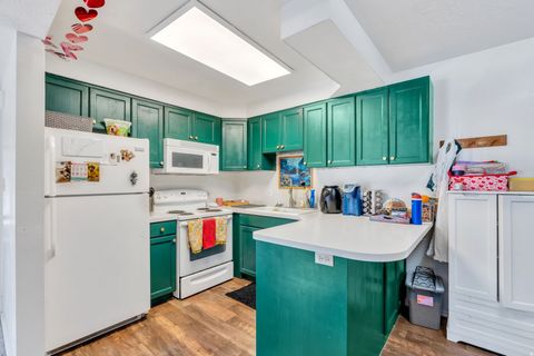 Tiny photo for 1273 N RIVERSIDE AVE W #6, Provo, UT 84604 (MLS # 2142336)