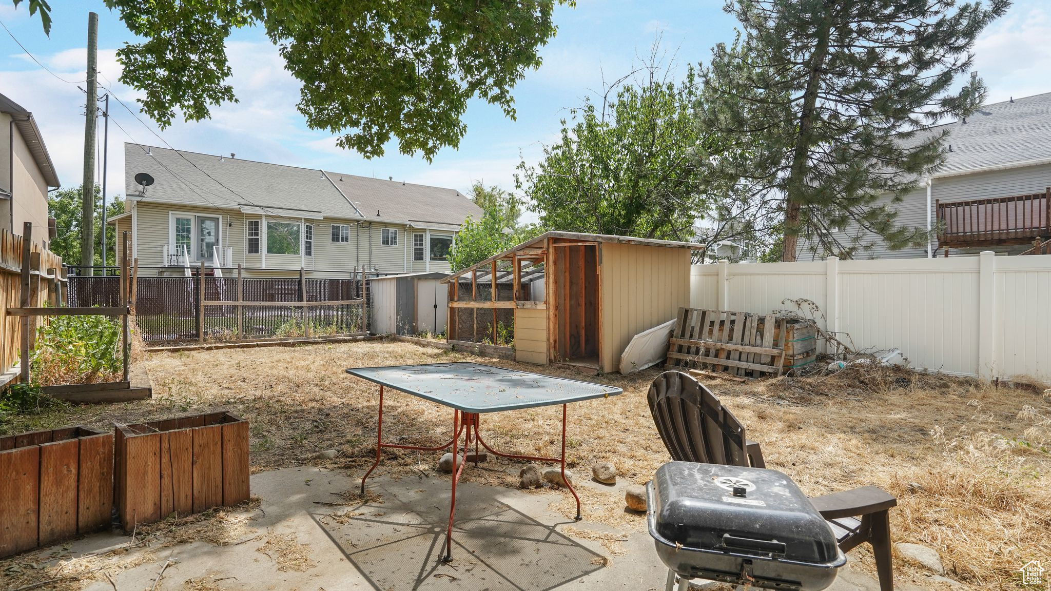 EAST MEADOWS - Residential