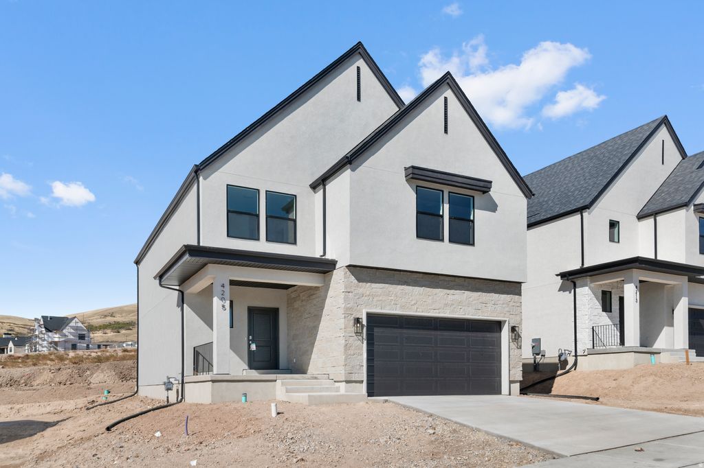 Photo of 178 W LEVENGROVE DR #212, Lehi, UT 84043 (MLS # 2139146)