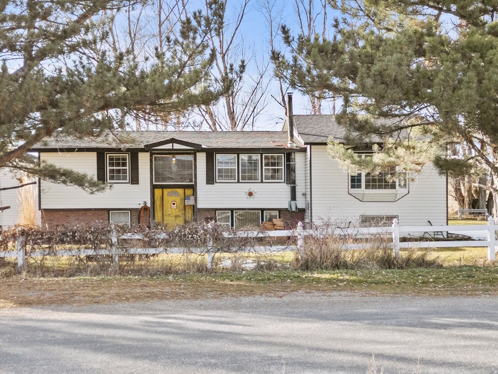 Photo of 1730 N 2400 W, Malad City, ID 83252 (MLS # 2132645)