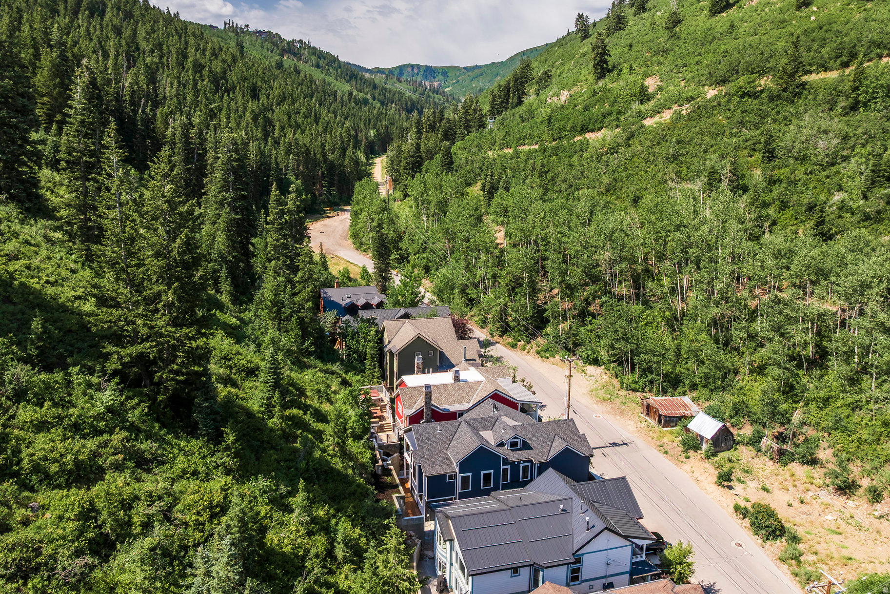 DALY WEST - Residential