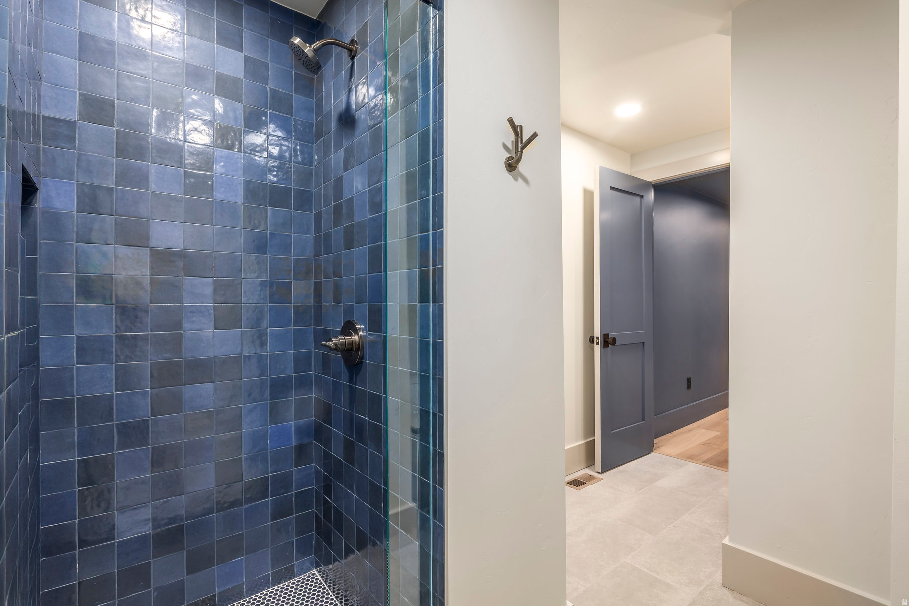 DALY WEST - Residential