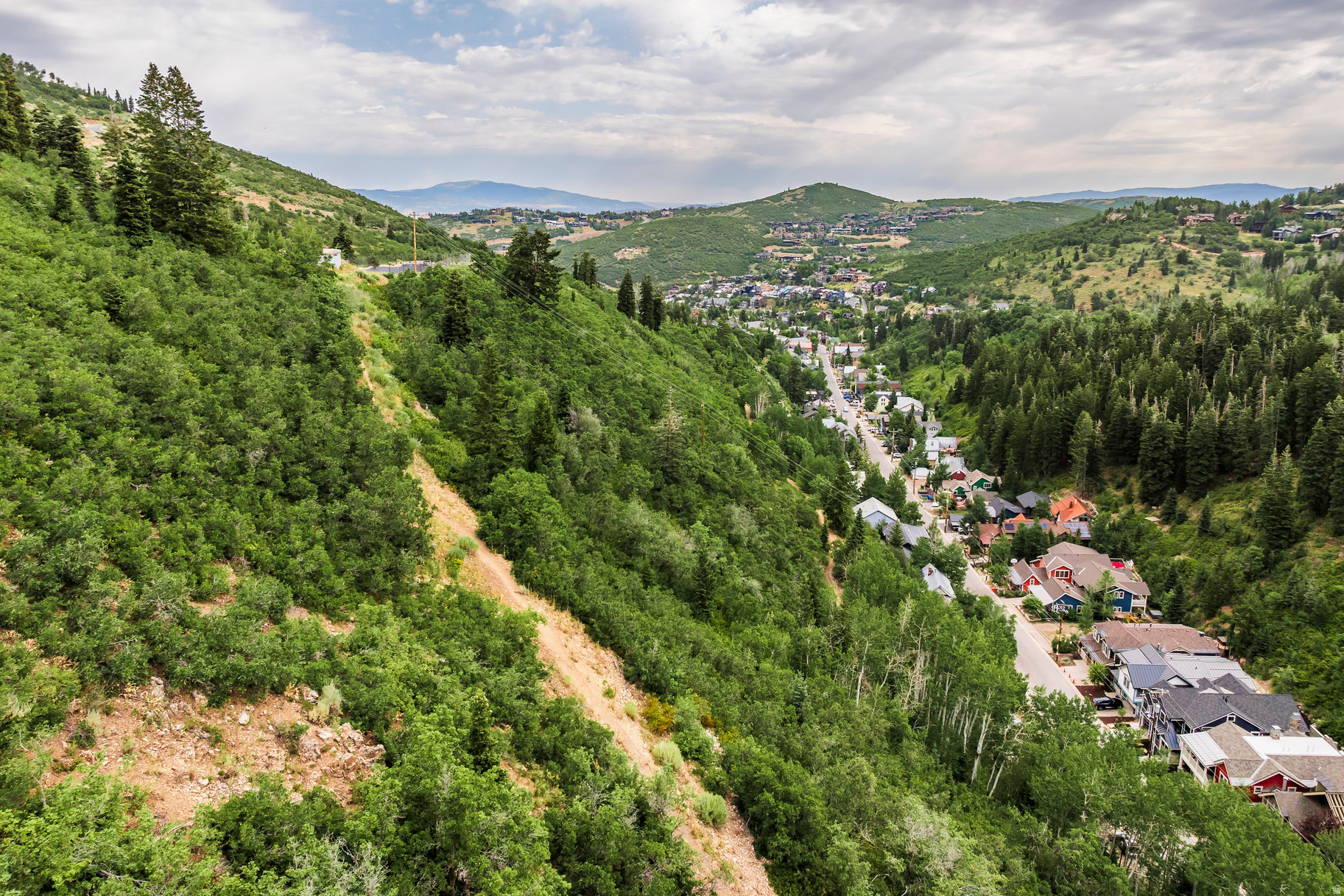 DALY WEST - Residential