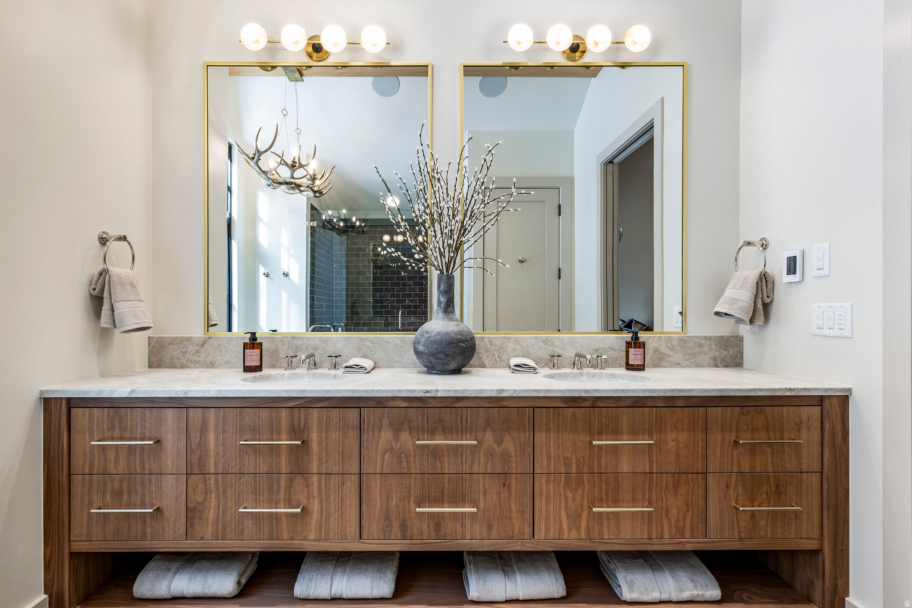 DALY WEST - Residential