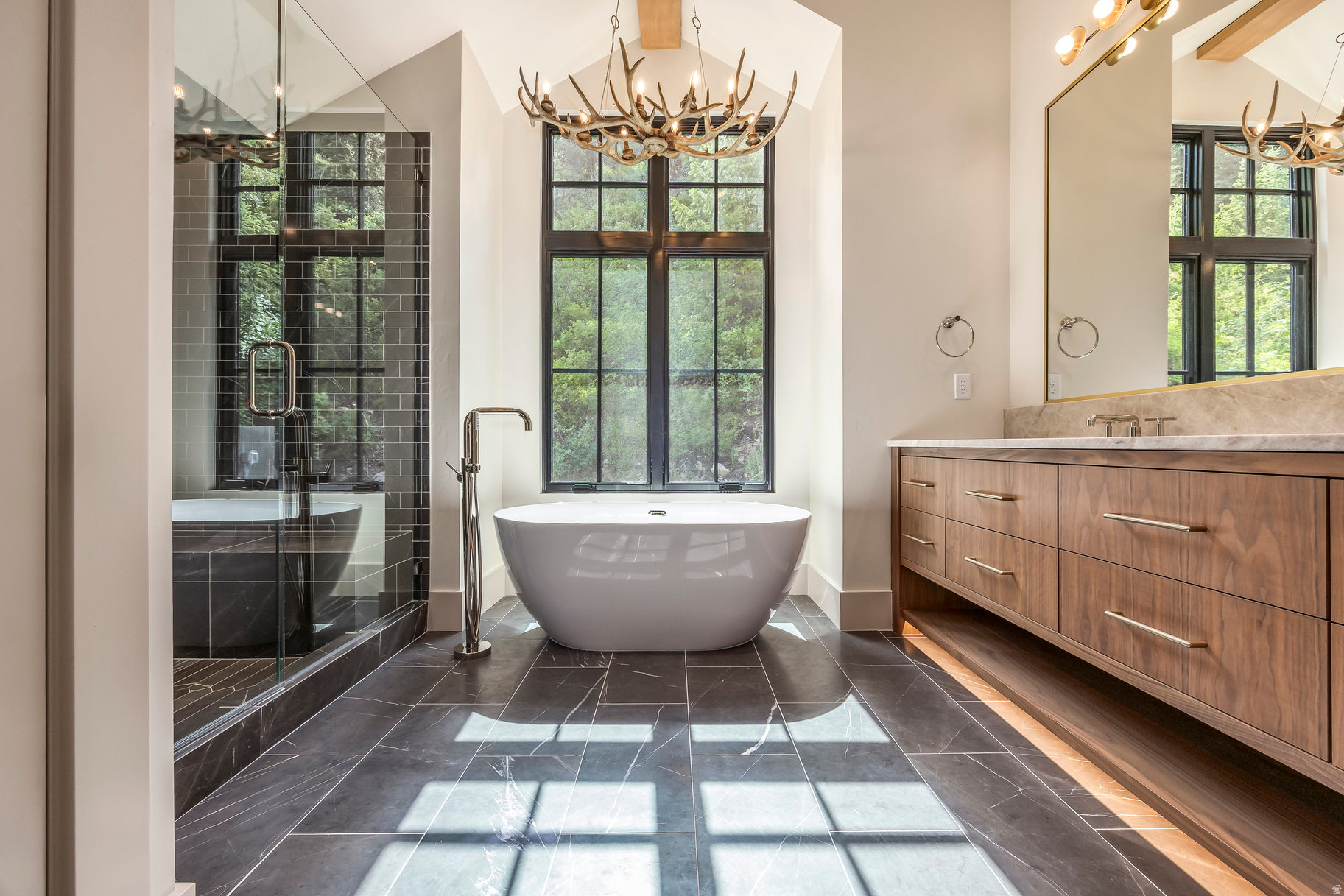 DALY WEST - Residential